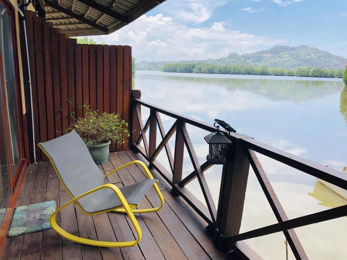 Gayang Friendly Water House Homestay Кота-Кинабалу Экстерьер фото