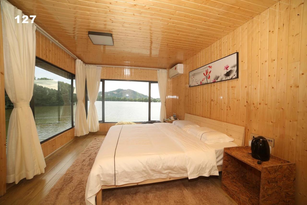 Gayang Friendly Water House Homestay Кота-Кинабалу Экстерьер фото